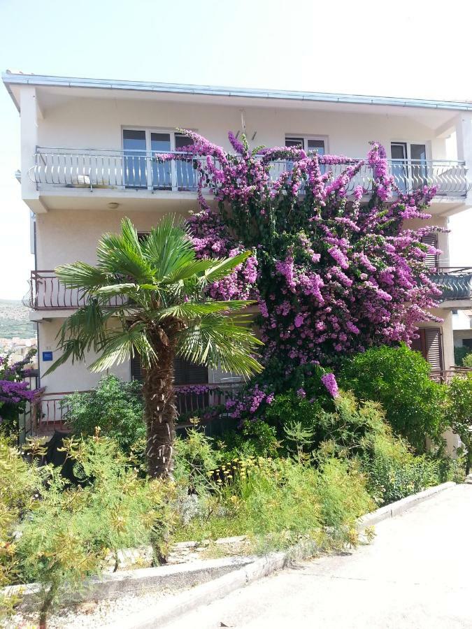 Mravak Apartments Trogir Exterior photo